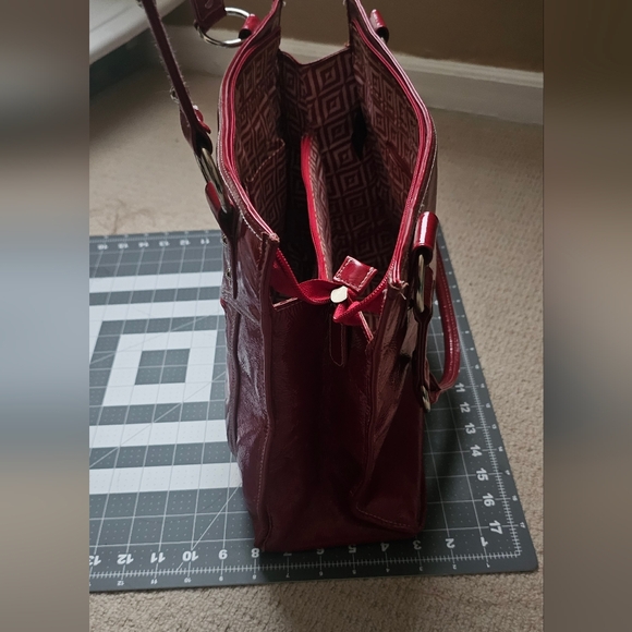 Red Patent Leather Women's Tote/purse - Picture 5 of 14